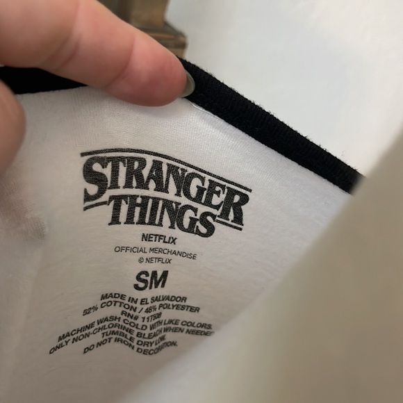 Stranger Things Netflix 3/4 Sleeve Ladies Tee T-Shirt Small Medium - Picture 4 of 6